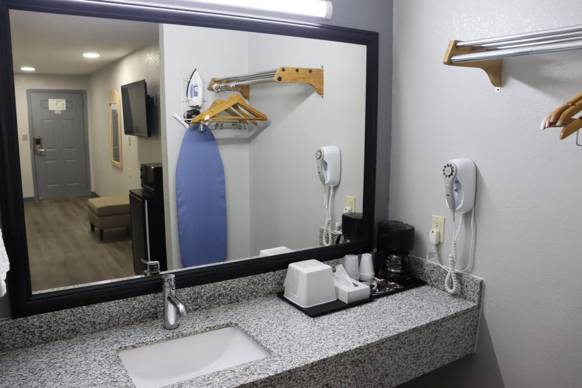 Americas Best Value Inn Cabot Exteriör bild